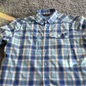 NWOT!! UA Men's Casual Plaid Button-Down Shirt in Blue and White